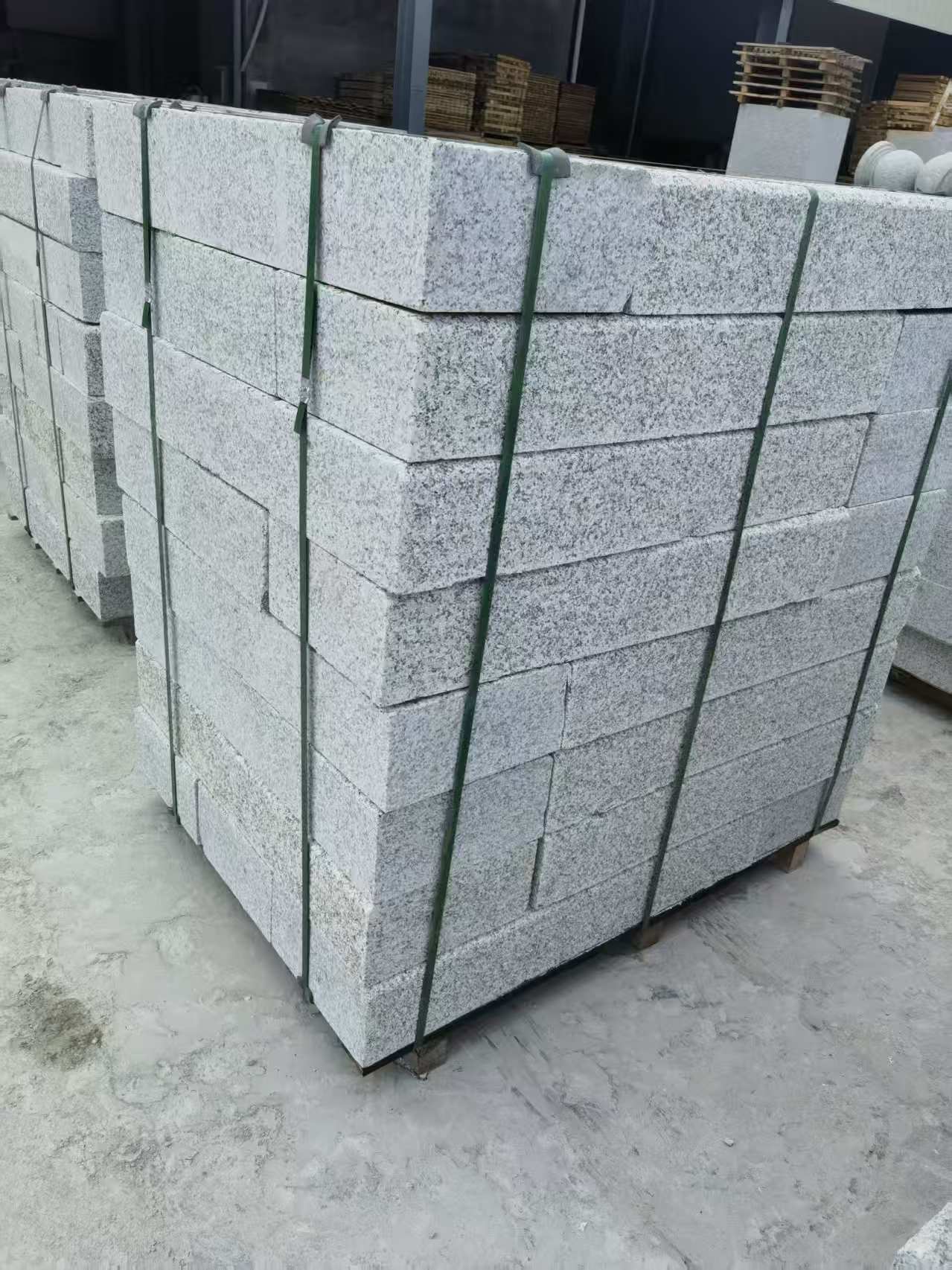 咸阳 芙蓉白火烧两面路沿石