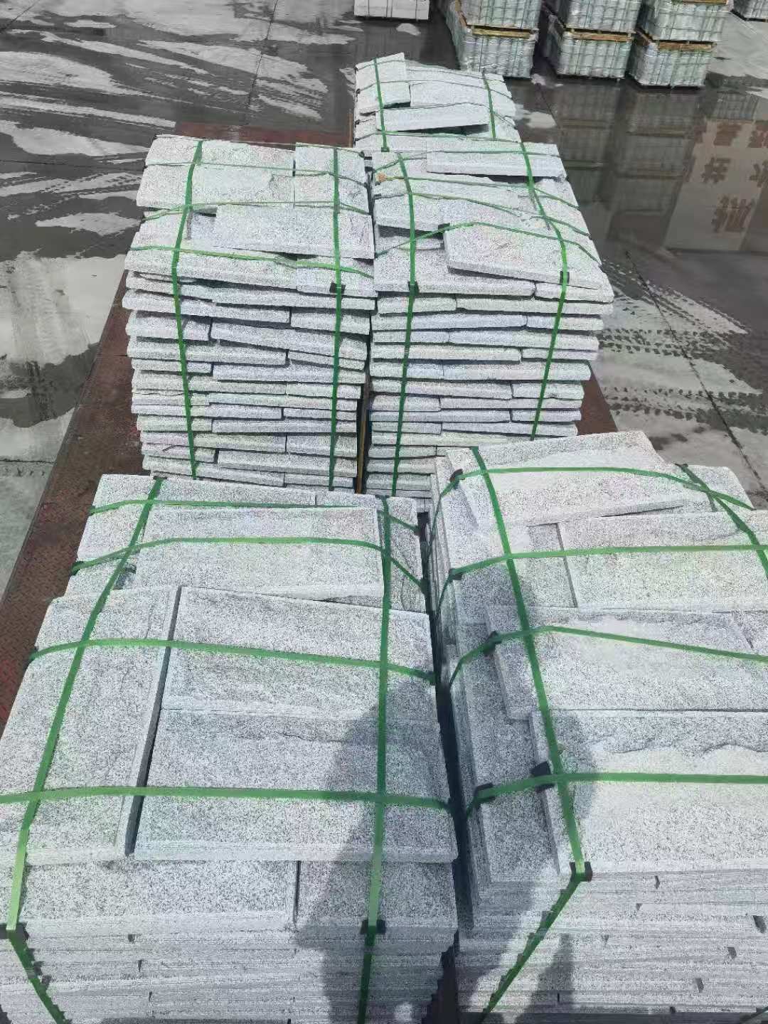 咸阳 芝麻白蘑菇石装车出货