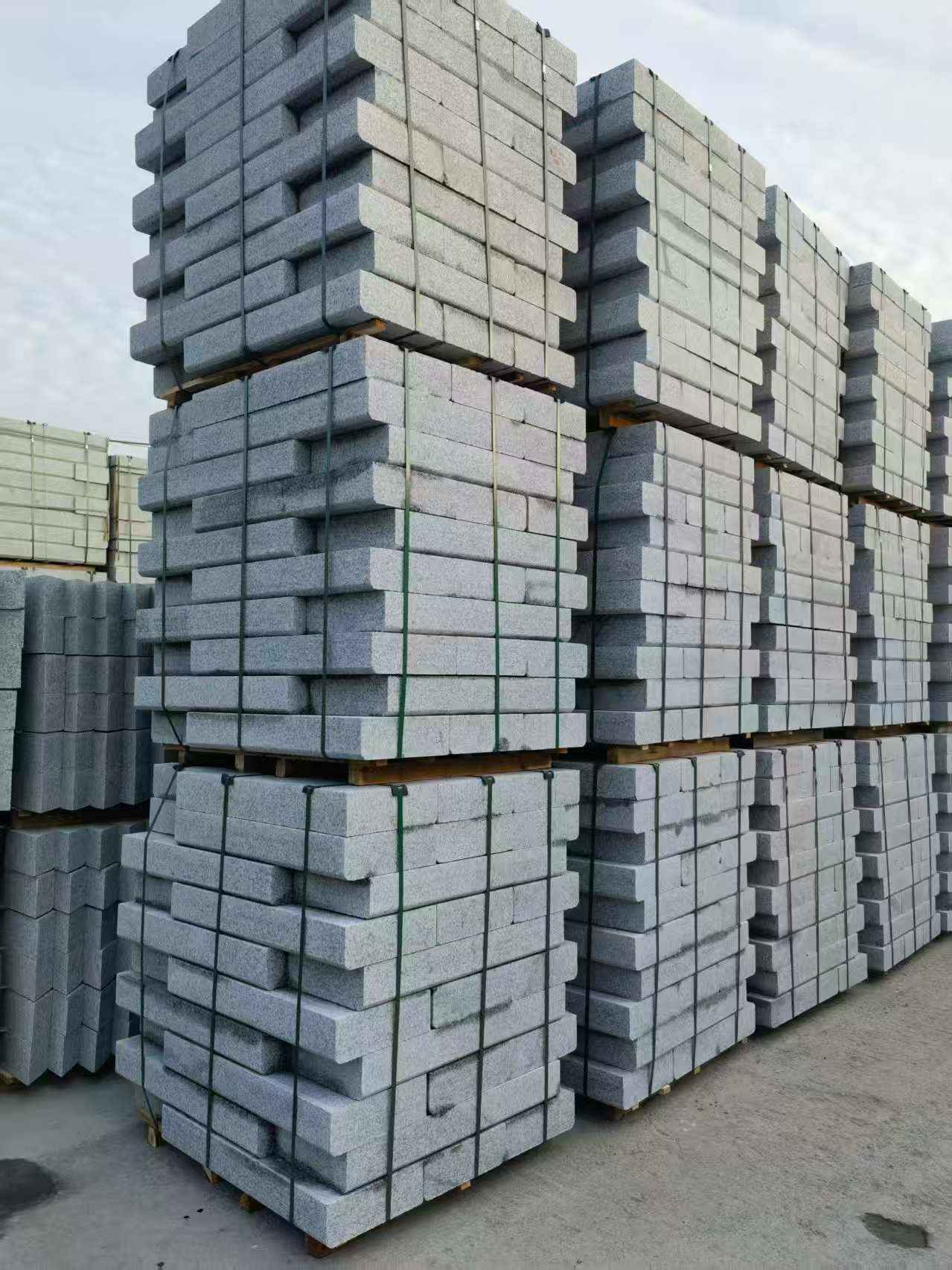 咸阳 路沿石（路侧石），颜色一致，尺寸标准