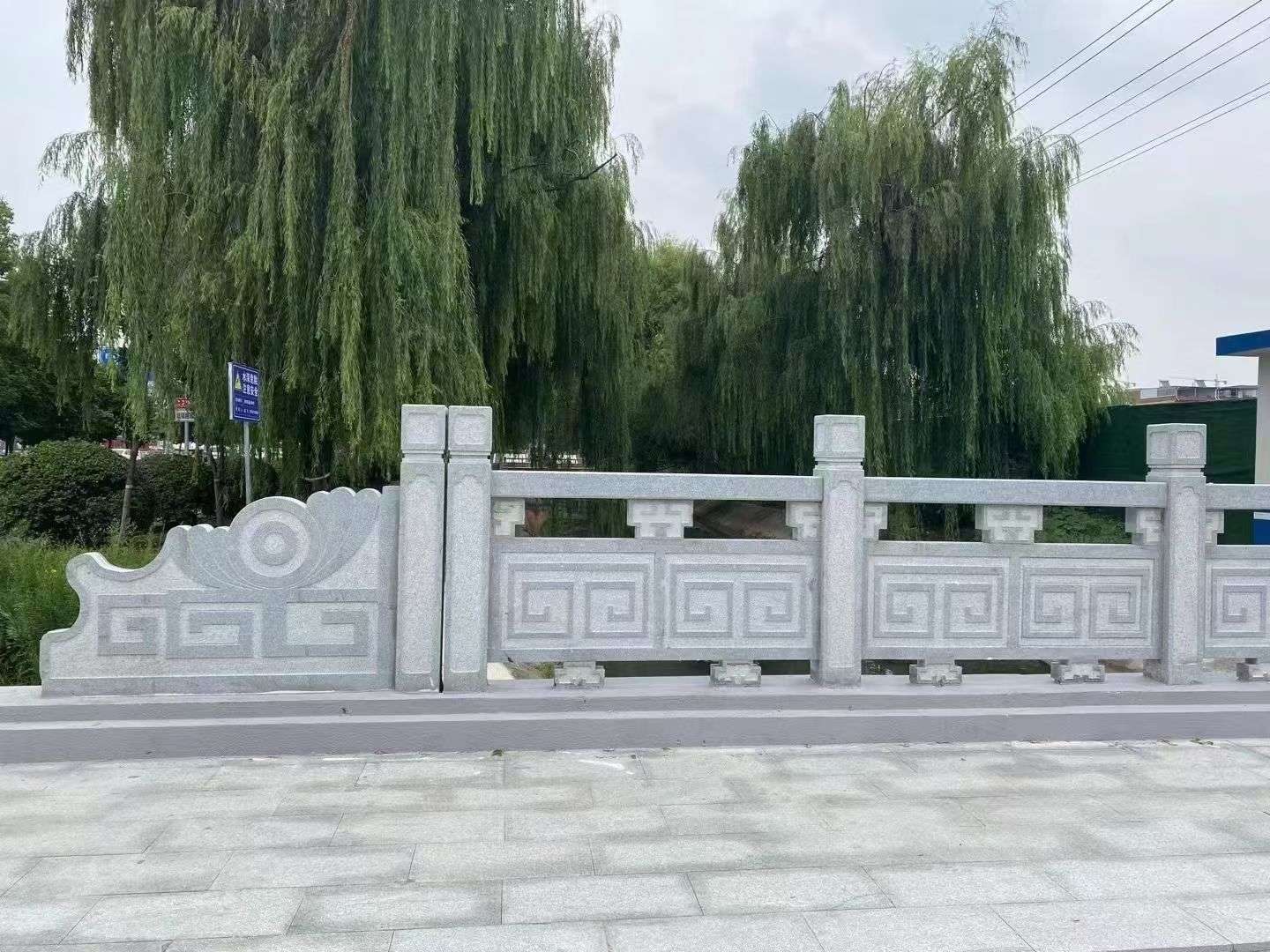 咸阳 芝麻灰桥栏杆、河道栏杆安装效果