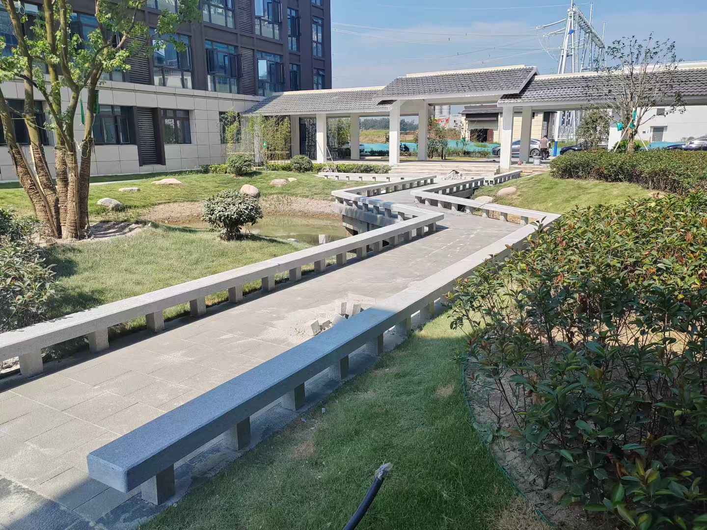 咸阳 芝麻灰小区坐凳&栏杆安装效果