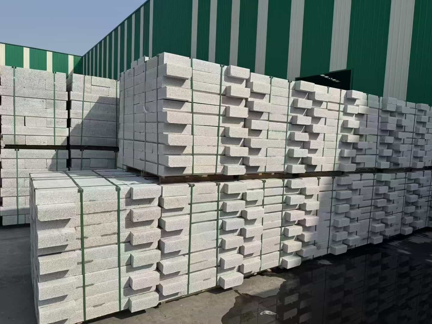 咸阳芝麻白路沿石