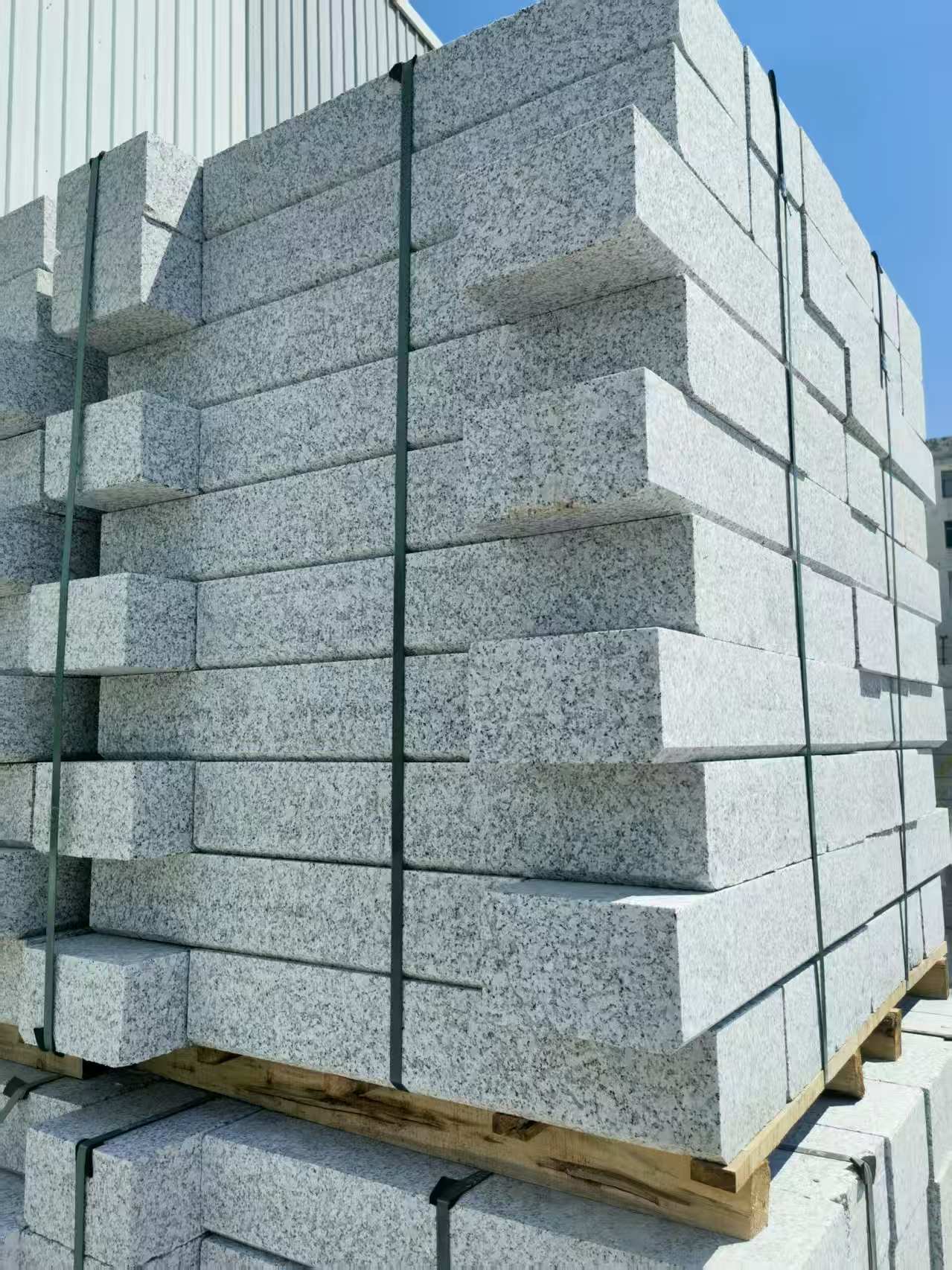 咸阳 路沿石颜色均匀、尺寸标准