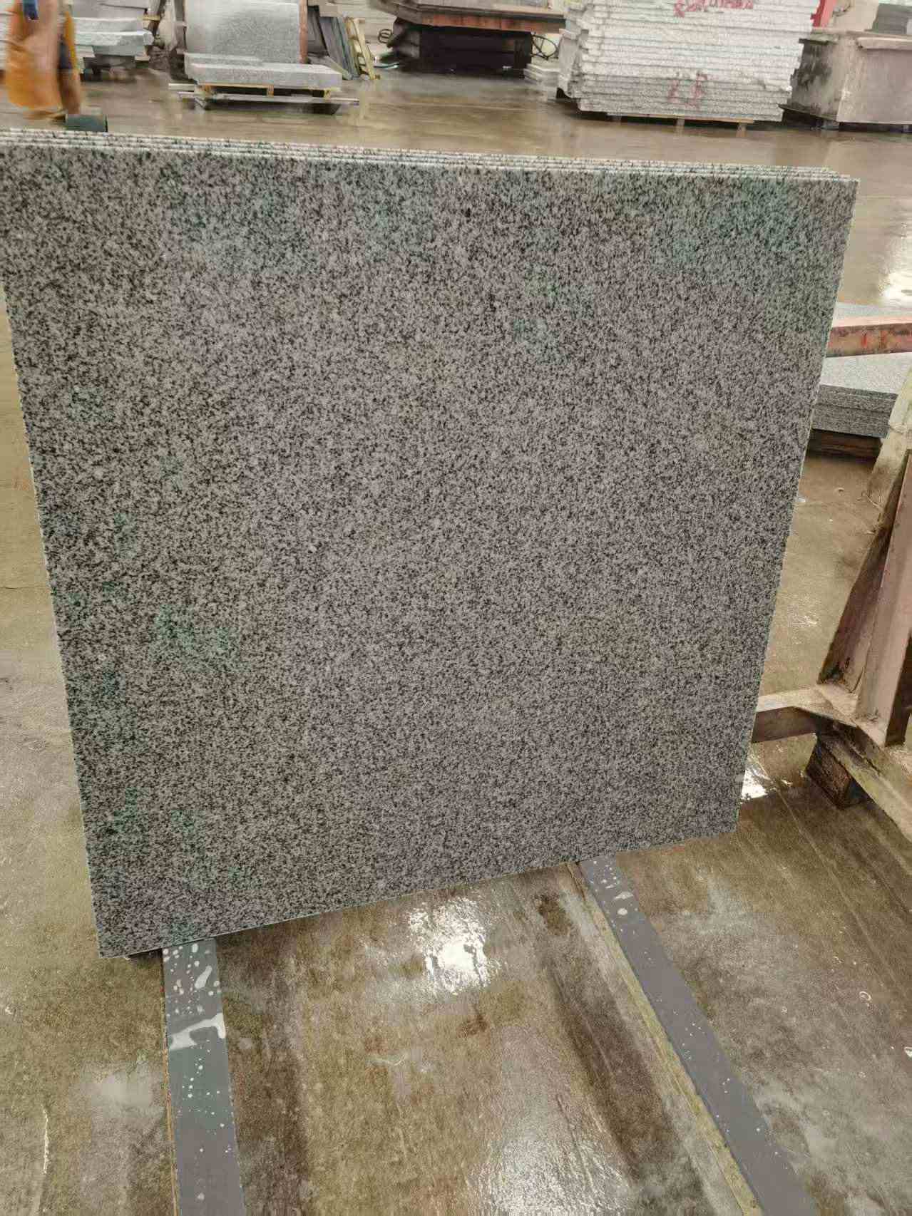 咸阳 芝麻白光面900*900，高地铁标准