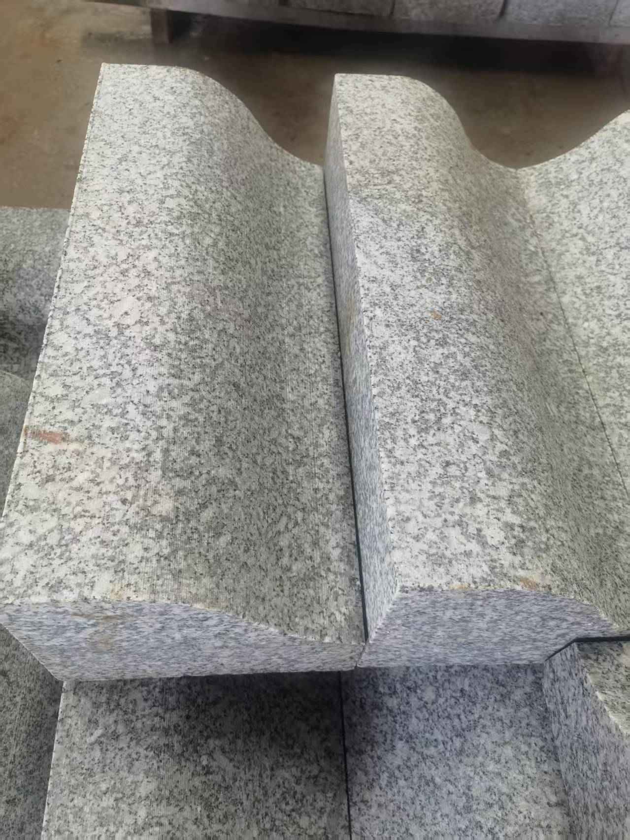 咸阳芙蓉白S型拉丝面路沿石